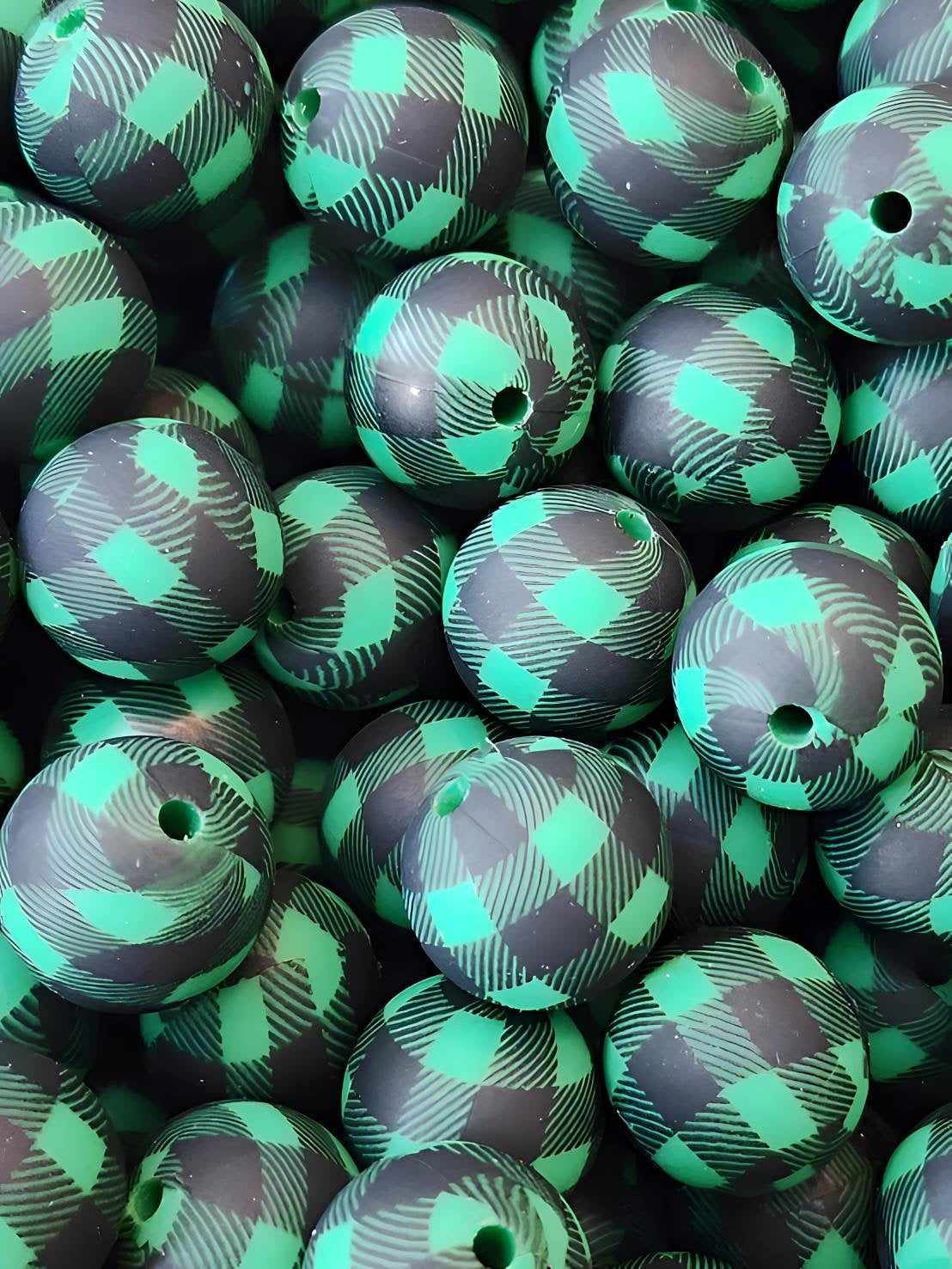 15mm Green Buffalo Plaid Beads